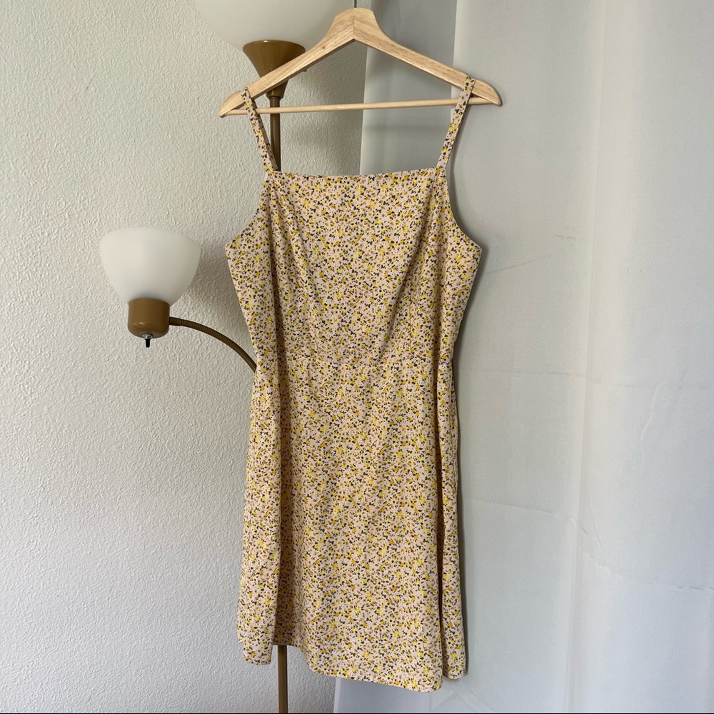 Old Navy ditzy yellow/green/cream floral dress